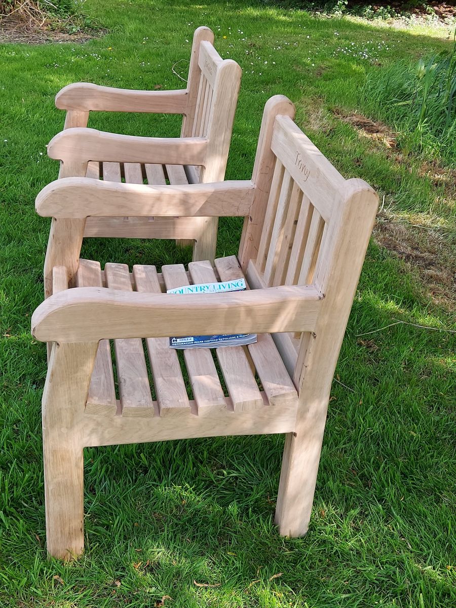 Traditional hand crafted Oak Garden / Park bench seat - Image 4