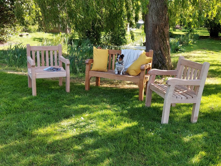 Traditional hand crafted Oak Garden / Park bench seat - Image 3